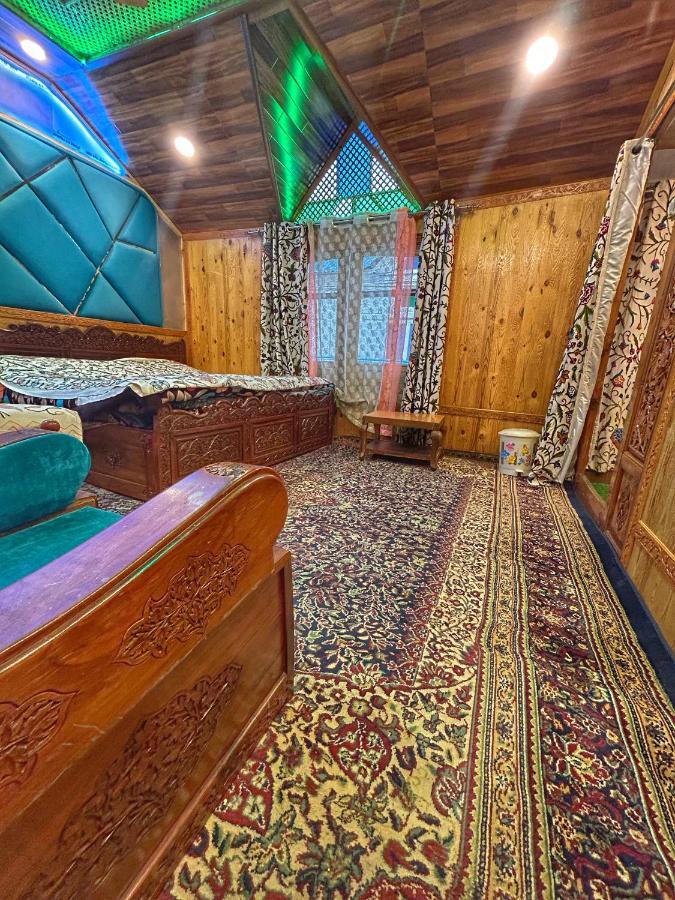 فندق Exotic Young Shreen Houseboat Srīnagar المظهر الخارجي الصورة